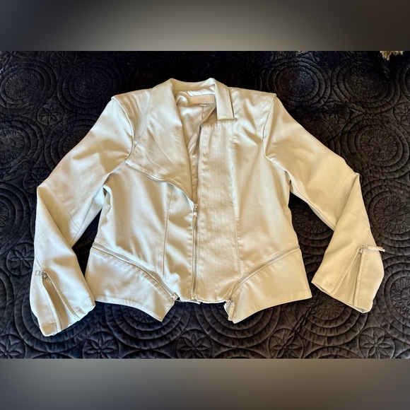 BLANKNYC Zipper Detail Asymmetrical Moto Jacket Faux Leather “Vanilla Latte” - Picture 4 of 16